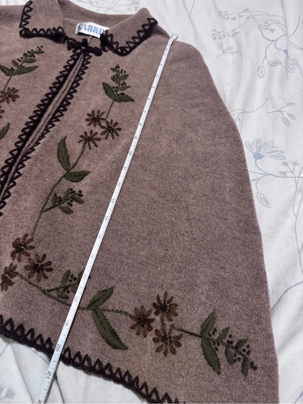 Carrini Women Embroidered Cape (Size: S/M)